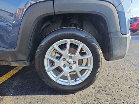 Used 2022 Jeep Renegade Latitude w/ Convenience Group image 32