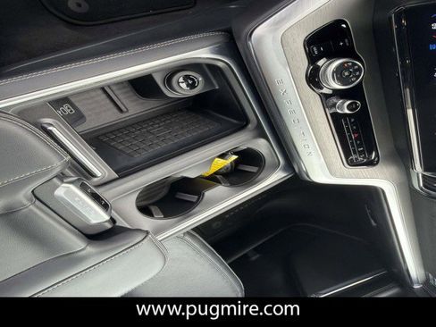 Used 2025 Ford Expedition Platinum AWD/4WD image 30