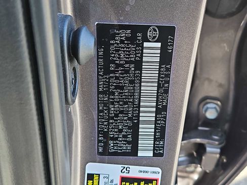 Used 2024 Toyota Camry SE image 34