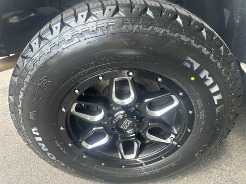Used 2015 Jeep Wrangler Unlimited Sport w/ Quick Order Package 24S AWD/4WD image 31
