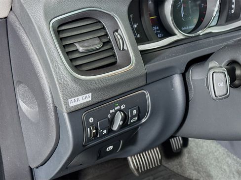 Used 2018 Volvo V60 T5 Dynamic w/ Vision Package image 8