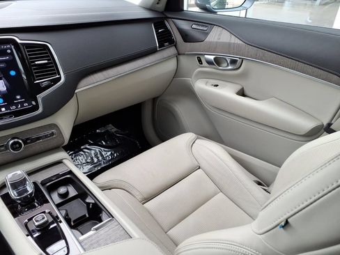 Certified 2023 Volvo XC90 B6 Ultimate w/ Protection Package AWD/4WD image 22