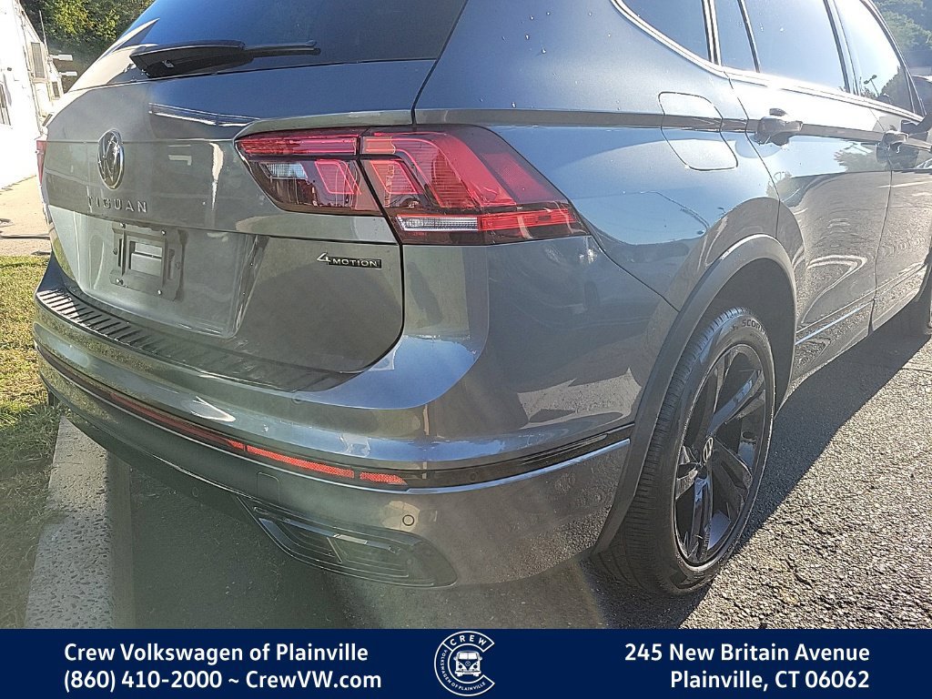 Certified 2024 Volkswagen Tiguan SE R-Line AWD/4WD image 31