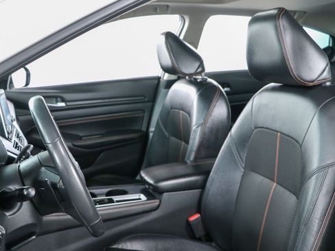 Used 2022 Nissan Altima 2.5 SR w/ Midnight Edition Package FWD image 24