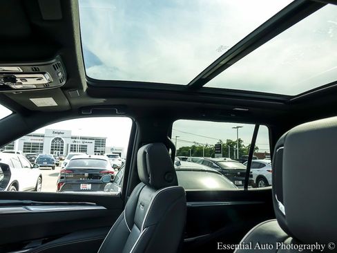 Used 2025 Cadillac Escalade Sport image 13