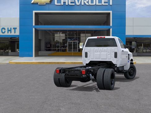 New 2025 Ford F150 LT image 4