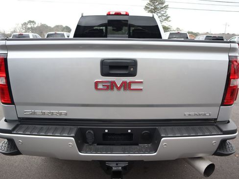 Used 2019 GMC Sierra 2500 Denali w/ Duramax Plus Package image 8