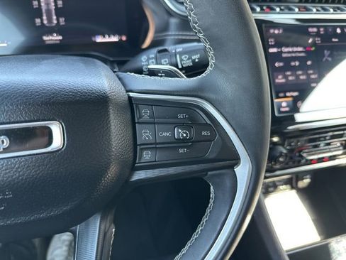 Used 2024 Jeep Grand Cherokee Altitude AWD/4WD image 27