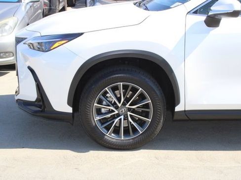 Certified 2025 Lexus NX 250 FWD w/ Premium Package image 4