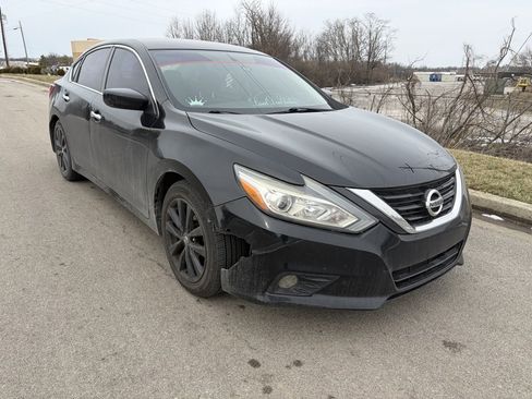 Used 2018 Nissan Altima 2.5 SV image 2