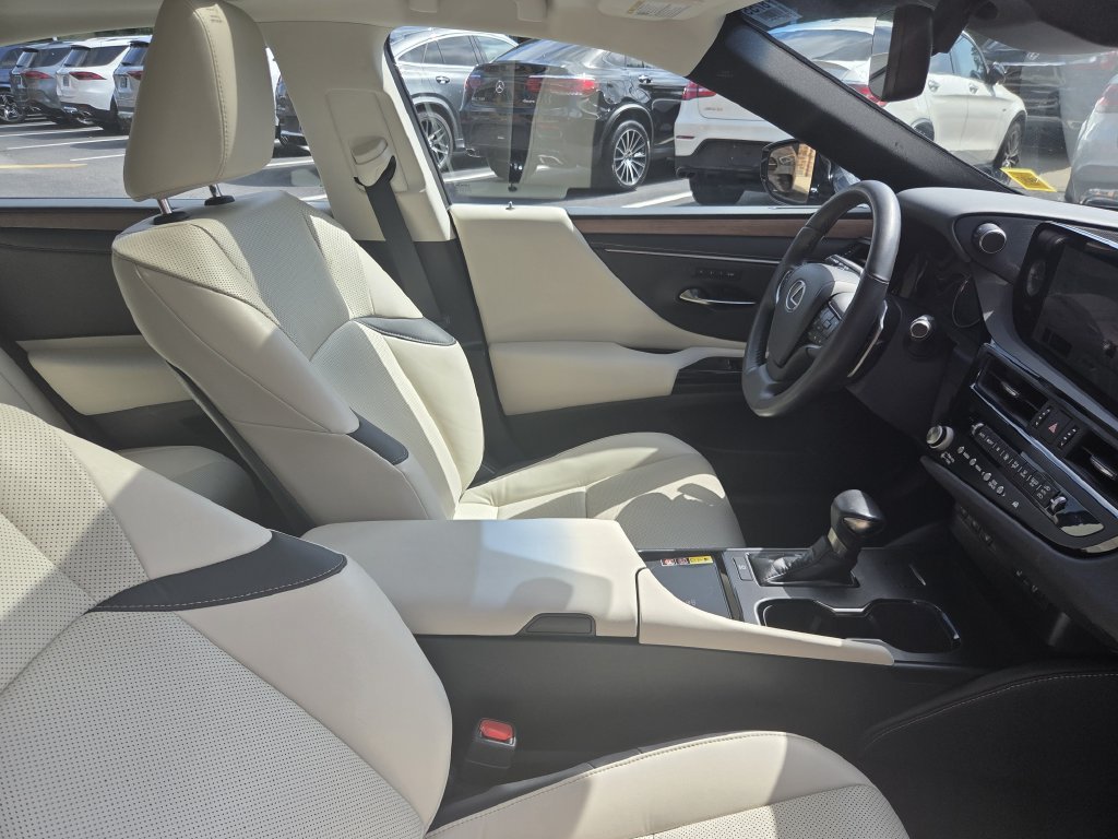 Used 2023 Lexus ES 350 w/ Premium Package FWD image 32