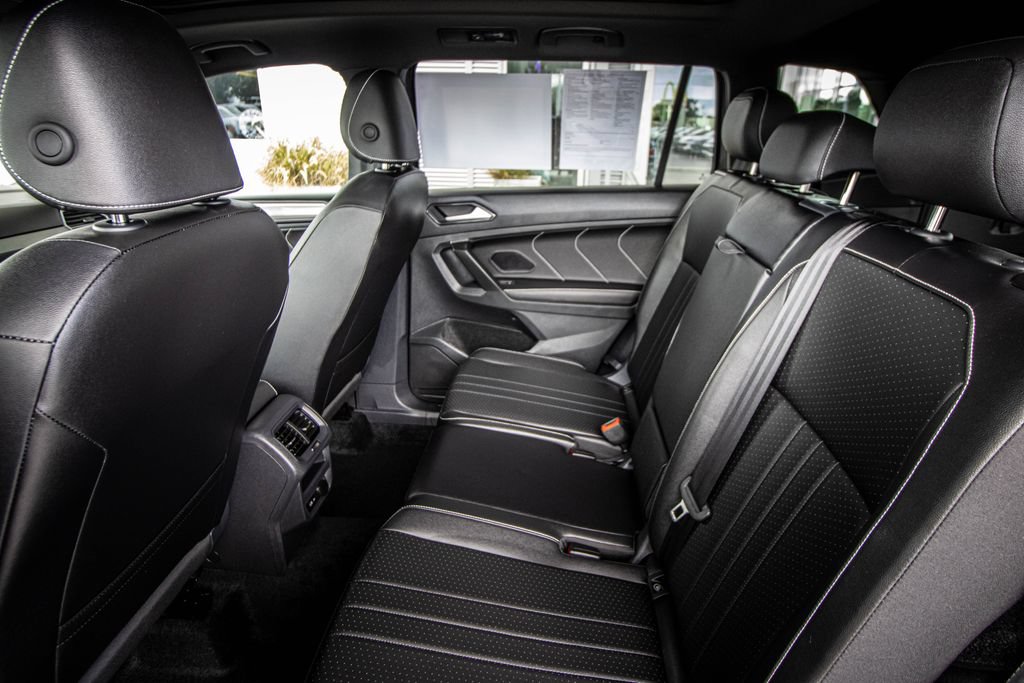 Certified 2024 Volkswagen Tiguan SE R-Line FWD image 26