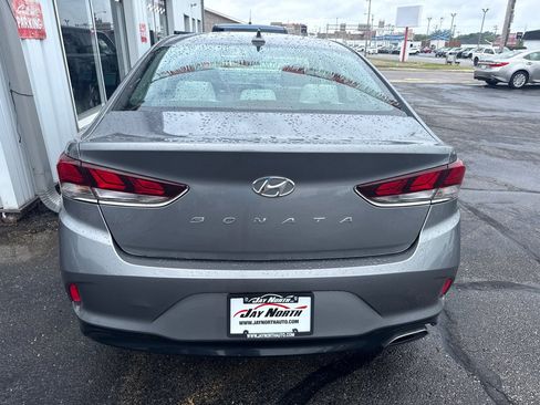 Used 2018 Hyundai Sonata SEL w/ Tech Package 02 FWD image 5