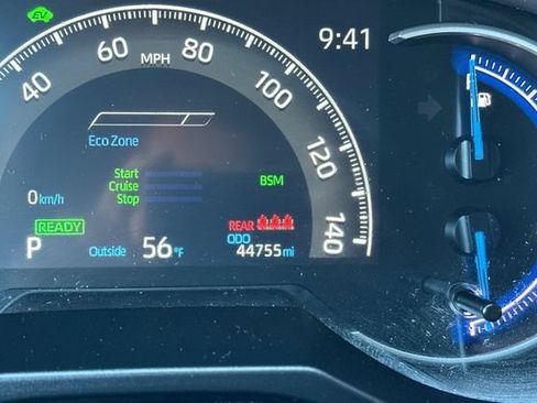 Used 2025 Toyota RAV4 XLE AWD/4WD image 30