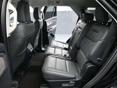New 2026 Ford Explorer Active w/ Active Comfort Package image 18