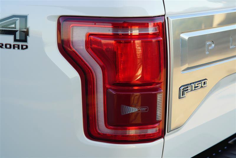 Used 2015 Ford F150 Platinum w/ Equipment Group 701A Luxury AWD/4WD image 28