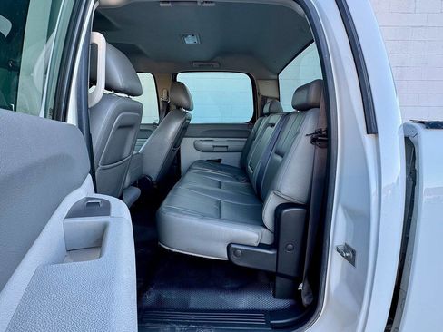 Used 2014 Chevrolet Silverado 2500 W/T image 17