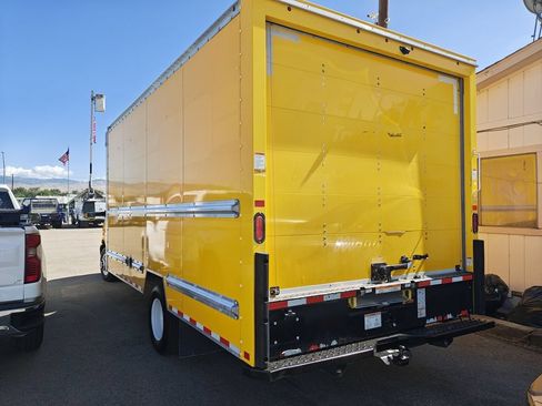 Used 2022 GMC Savana 3500 Extended w/ Power Convenience Package RWD image 4