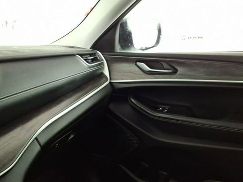 Used 2023 Jeep Grand Cherokee L Limited image 22