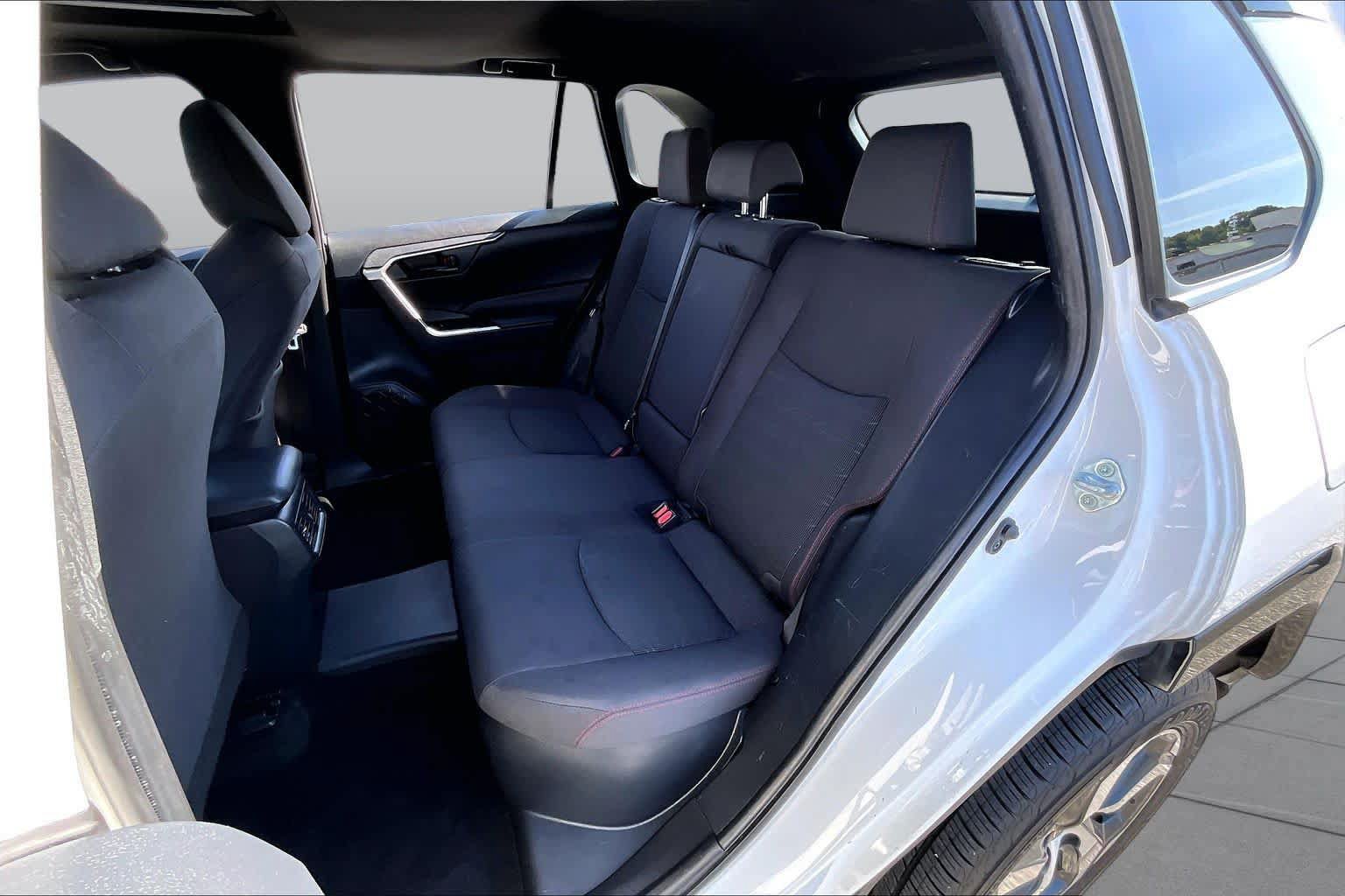 Used 2021 Toyota RAV4 SE w/ Weather & Moonroof Package AWD/4WD image 37