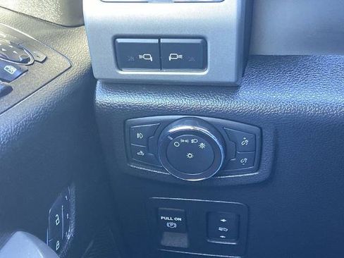 Used 2018 Ford F150 Lariat w/ Equipment Group 502A Luxury image 14