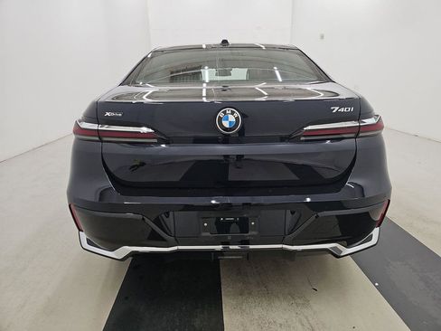 Used 2025 BMW 740i xDrive AWD/4WD image 4