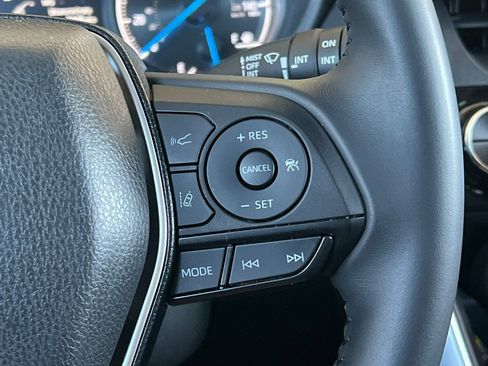 Certified 2024 Toyota Venza LE image 29