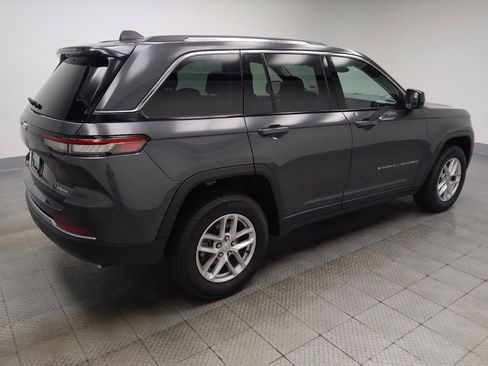 Used 2023 Jeep Grand Cherokee Laredo AWD/4WD image 10