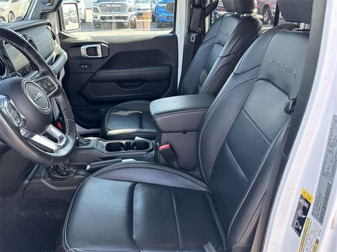 Used 2022 Jeep Wrangler Unlimited Sahara w/ Cold Weather Group image 21