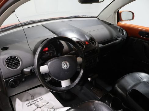 Used 2010 Volkswagen Beetle Coupe image 13