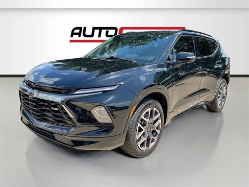 Used 2023 Chevrolet Blazer RS image 3