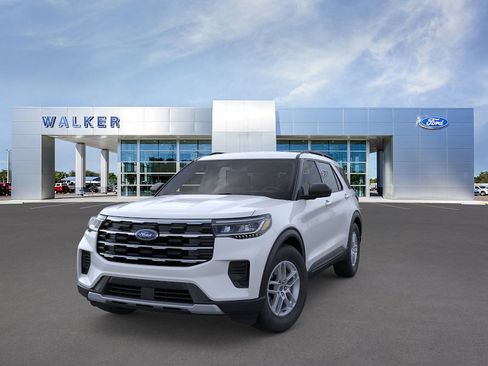 New 2026 Ford Explorer Active RWD image 2