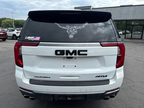 Used 2025 GMC Yukon AT4 w/ AT4 Premium Package AWD/4WD image 11