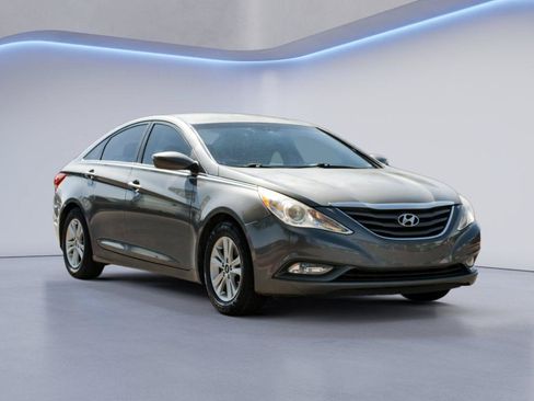 Used 2013 Hyundai Sonata GLS w/ Popular Equipment Pkg FWD image 3
