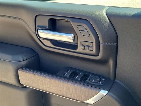 Used 2023 GMC Sierra 3500 Denali w/ Denali Ultimate Package image 20