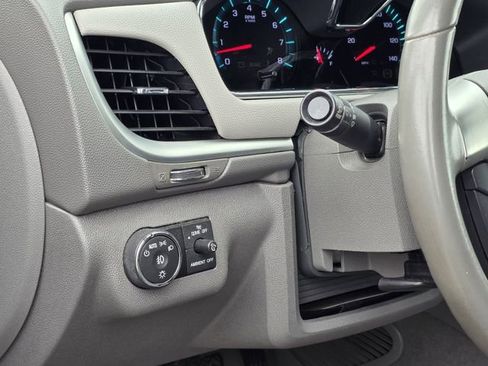 Used 2013 Chevrolet Traverse LT image 21