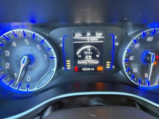 Used 2018 Chrysler Pacifica Touring Plus w/ Tire & Wheel Group FWD image 11