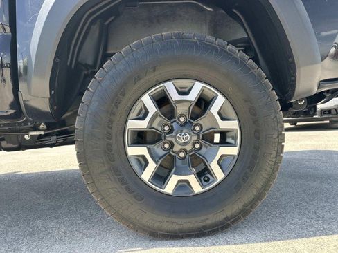 Used 2023 Toyota Tacoma TRD Off-Road w/ Technology Package image 19