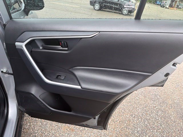 Used 2025 Toyota RAV4 LE AWD/4WD image 17