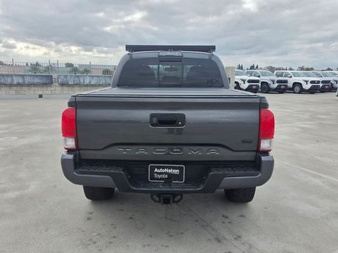 Used 2017 Toyota Tacoma TRD Sport w/ Tow Package RWD image 6