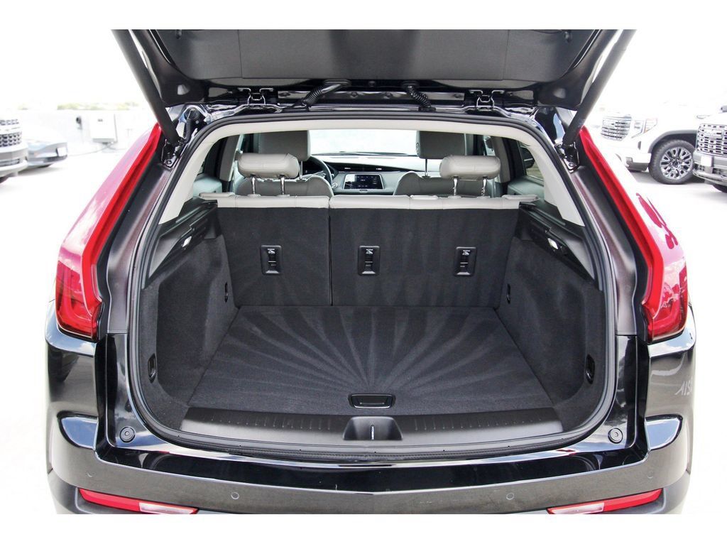 Certified 2023 Cadillac XT4 Luxury FWD image 29