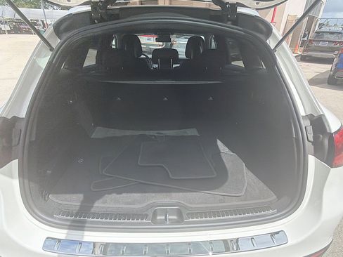 Used 2024 Mercedes-Benz GLC 300 4MATIC image 24