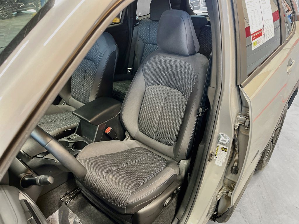 Used 2025 Subaru Forester Premium AWD/4WD image 18