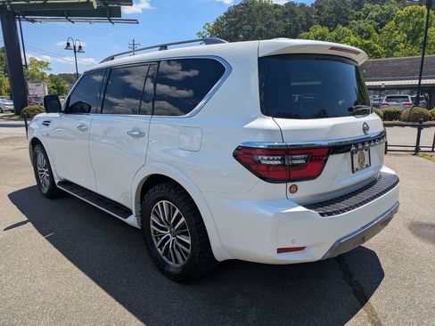 Used 2021 Nissan Armada SL w/ Captain's Chairs Package RWD image 6