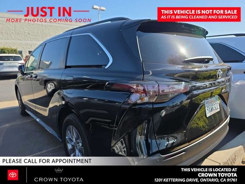 Used 2026 Toyota Sienna XLE FWD image 4
