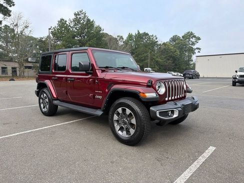 Used 2022 Jeep Wrangler Unlimited Sahara w/ LED Lighting Group AWD/4WD image 4
