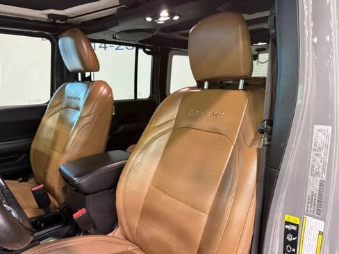 Used 2022 Jeep Wrangler Unlimited Sahara w/ Cold Weather Group AWD/4WD image 26