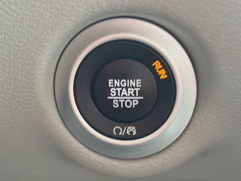 Used 2024 Chrysler Pacifica Touring-L FWD image 52