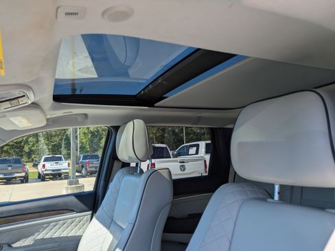 Used 2018 Jeep Grand Cherokee Summit image 9