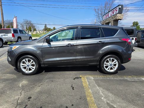 Used 2017 Ford Escape SE w/ SE Cold Weather Package image 6